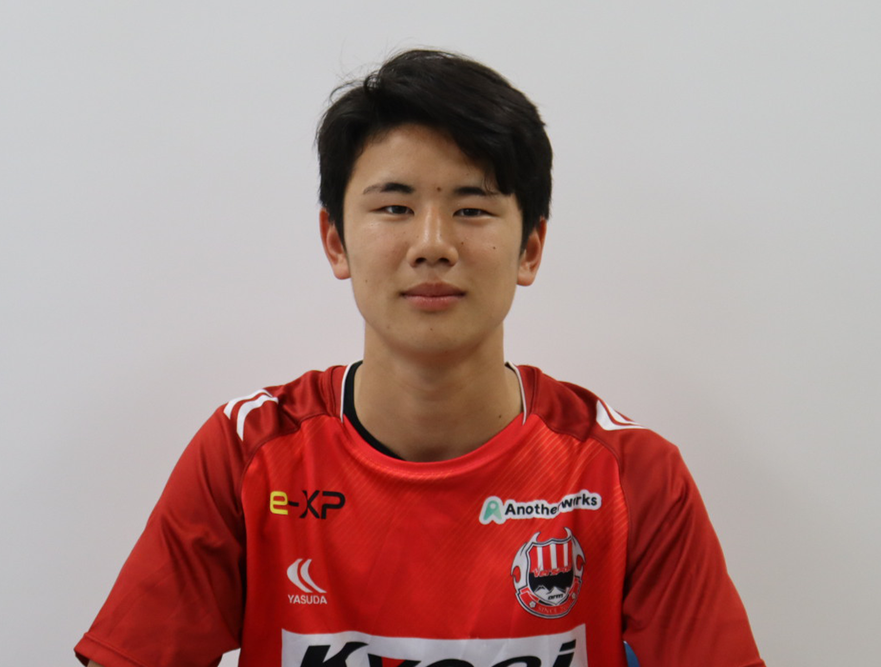 塩治 輝